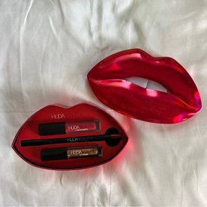 Huda Beauty Red Lip Kit Set Heartbreaker New in box